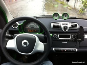 Cockpit des Smart electric drive