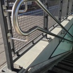 Funktional? Geländer und Fahrradrinne am Treppenaufgang zu den Bahnsteigen