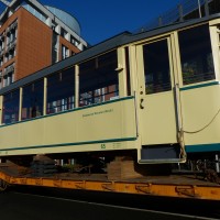 Transport der Straßenbahn vom Betriebshof der Stadtwerke zum Stadthaus 3